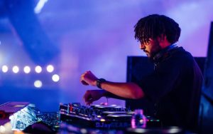 The Art of Mixing Unique DJ Techniques in the Windy City